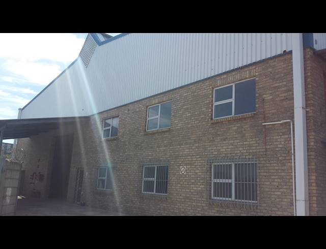 1,540M² FACTORY RENTED IN BELLVILLE CENTRAL